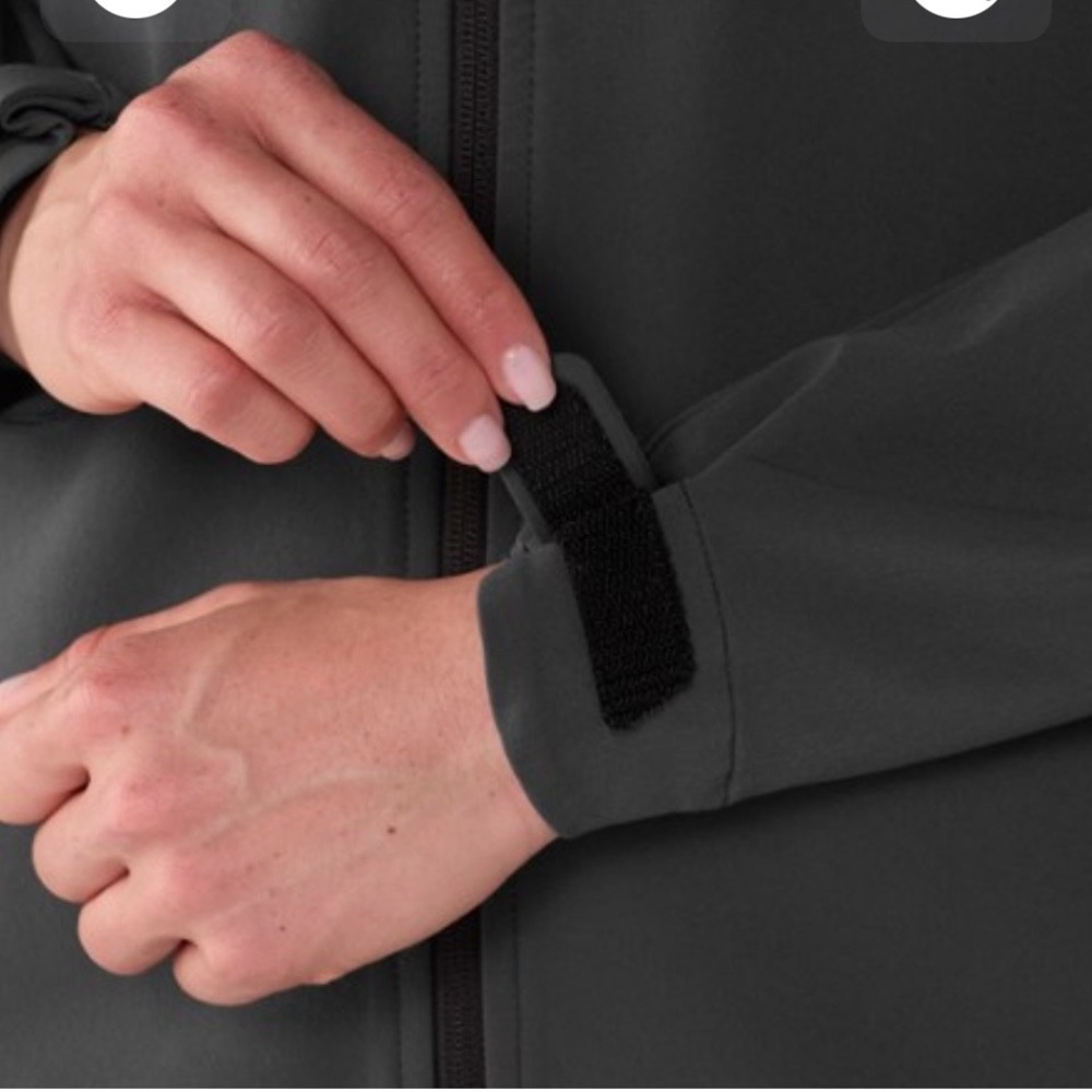 REI Activator Soft Shell Women's Black Jacket. Hooded. Raglan Sleeve. Small NWT - Picture 6 of 10